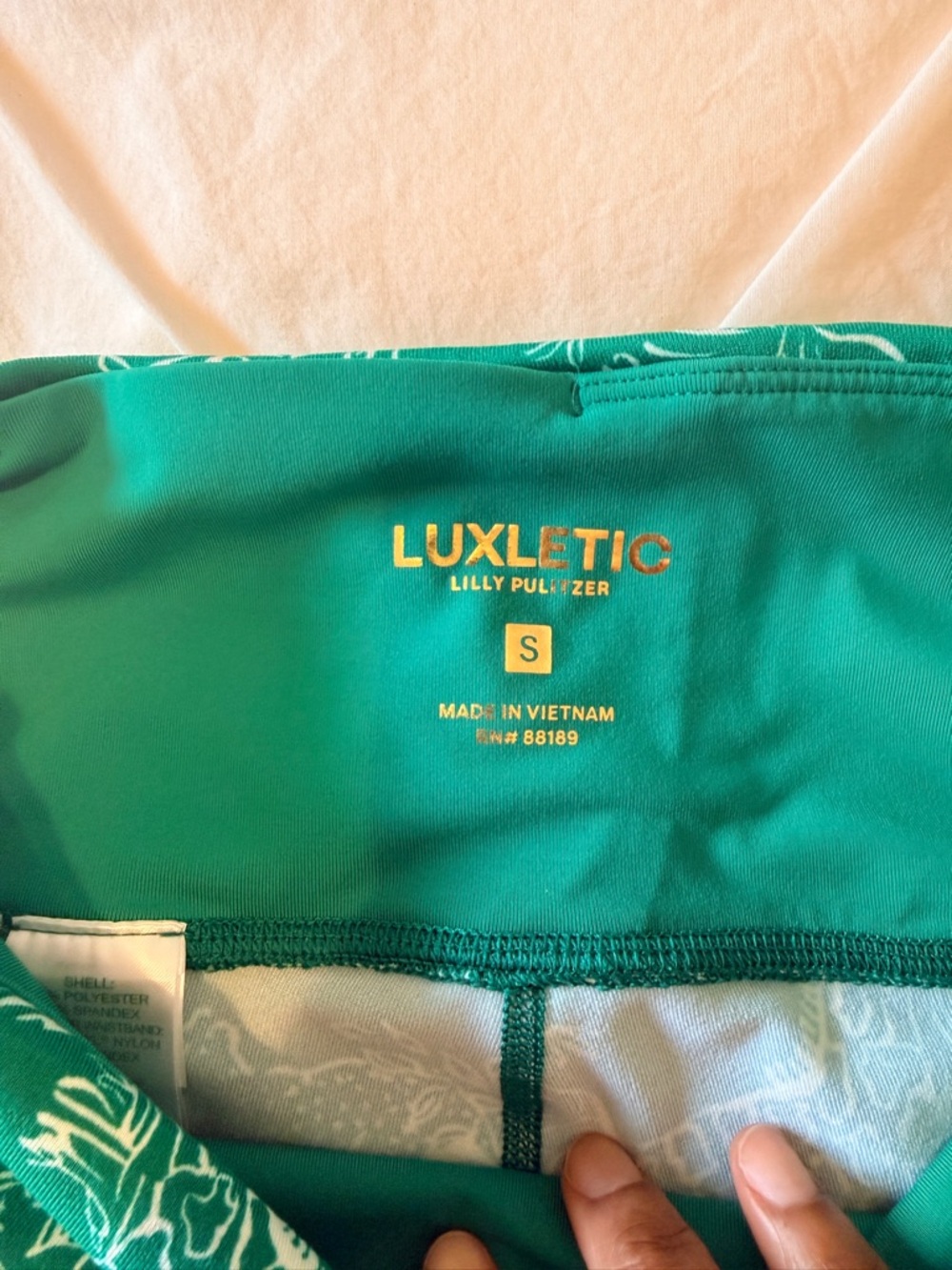 LILLY PULITZER UPF 50+
Luxletic 26" High Rise
Weekender Legging| Safari SIZE: SM - Picture 7 of 10